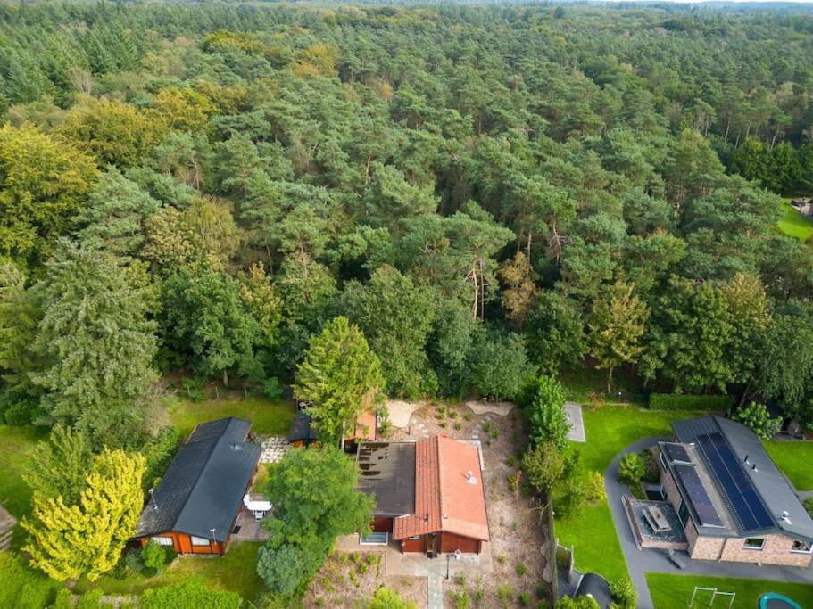 Spacious Wooden Cottage With Infra-Red Sauna At Veluwe พุทเทิน ภายนอก รูปภาพ