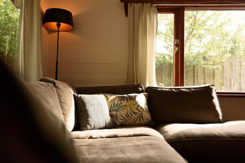 Spacious Wooden Cottage With Infra-Red Sauna At Veluwe พุทเทิน ภายนอก รูปภาพ