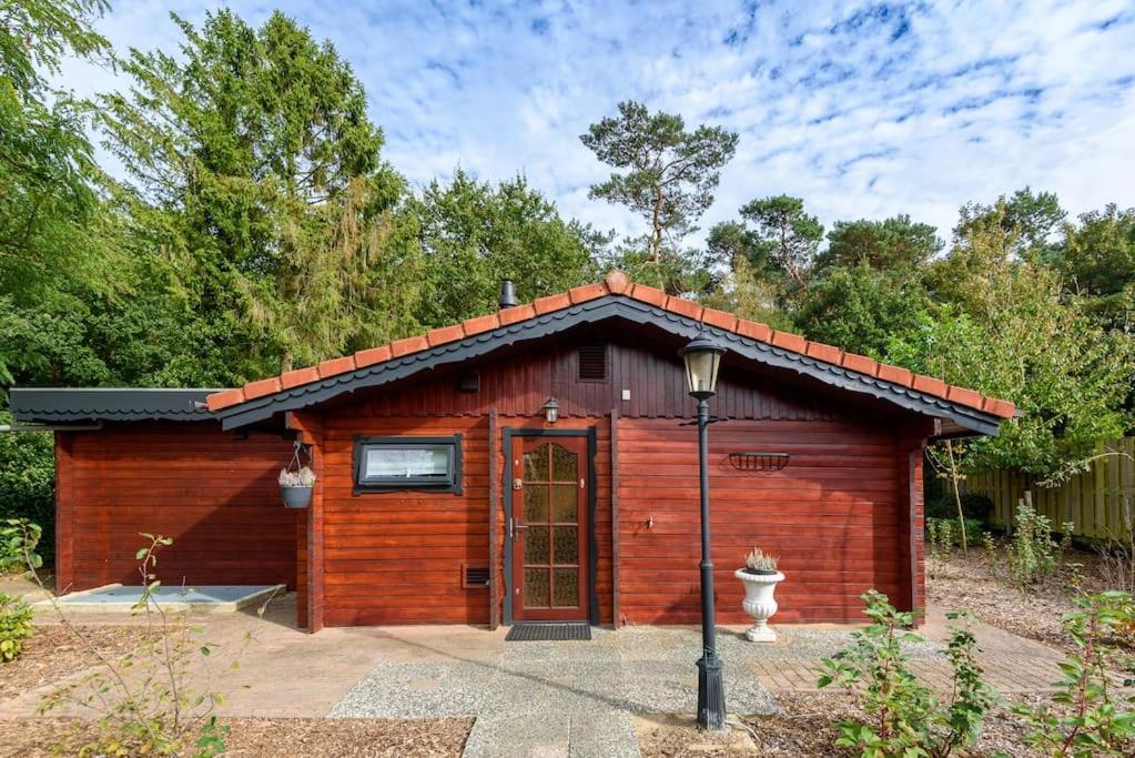 Spacious Wooden Cottage With Infra-Red Sauna At Veluwe พุทเทิน ภายนอก รูปภาพ