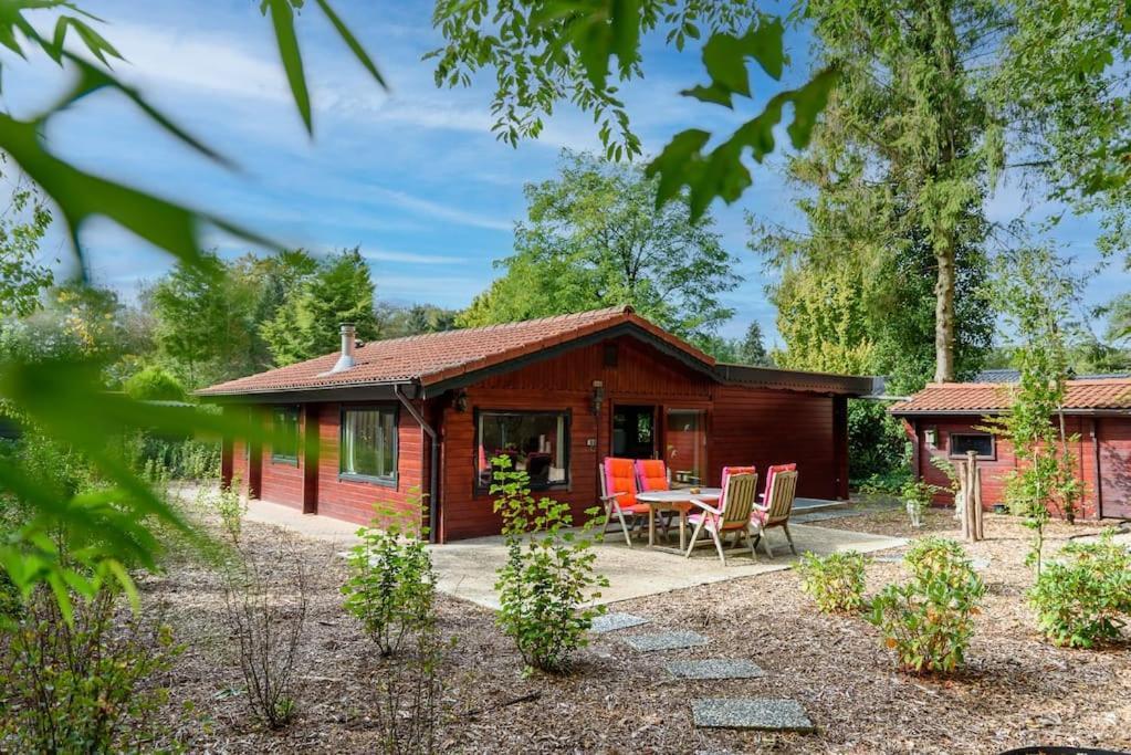 Spacious Wooden Cottage With Infra-Red Sauna At Veluwe พุทเทิน ภายนอก รูปภาพ
