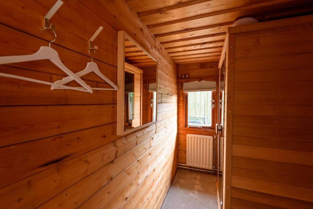 Spacious Wooden Cottage With Infra-Red Sauna At Veluwe พุทเทิน ภายนอก รูปภาพ